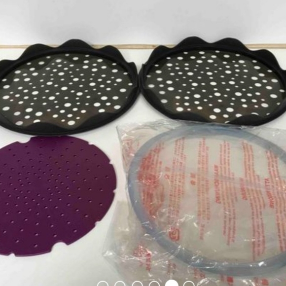 MICROWAVE PRESSURE COOKER SET - Picture 3 of 6